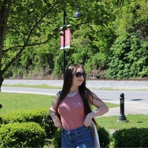 Meet your Posher, Alesha